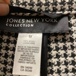 COPY - Beautiful cape, easy to style and very flattering